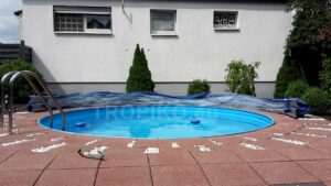 L’abri de piscine TROPIKO pour une extension de la saison, une eau chaude et bleue azur. Pour les piscines de jardin hors-sol et enterrées (circulaires / rondes).