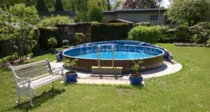 L’abri de piscine TROPIKO pour une extension de la saison, une eau chaude et bleue azur. Pour les piscines de jardin hors-sol et enterrées (circulaires / rondes).