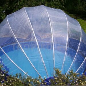 L’abri de piscine TROPIKO pour une extension de la saison, une eau chaude et bleue azur. Pour les piscines de jardin hors-sol et enterrées (circulaires / rondes).
