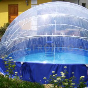 L’abri de piscine TROPIKO pour une extension de la saison, une eau chaude et bleue azur. Pour les piscines de jardin hors-sol et enterrées (circulaires / rondes).